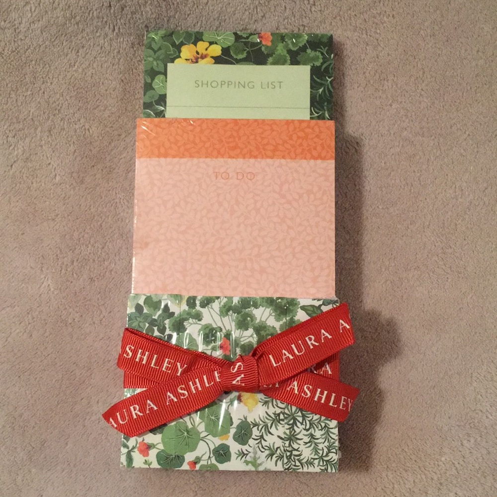 Laura Ashley Mixed Garden Memo Pad Set NWT